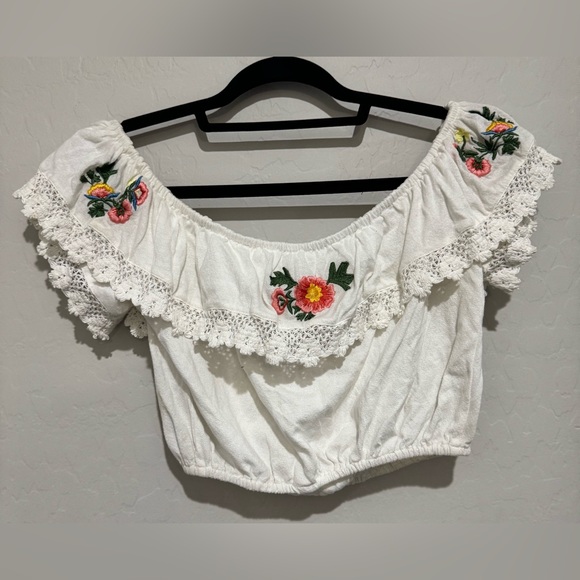 Topshop White Embroidered Puff Sleeve Crop Blouse NWT Size 2 - Picture 5 of 5